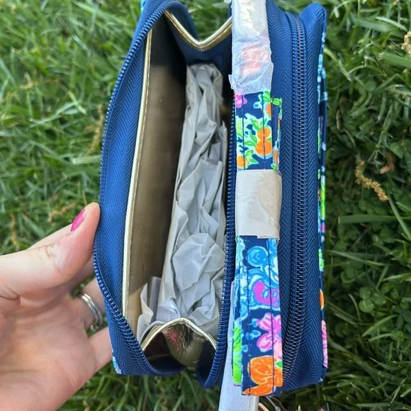 NWT Lilly Pulitzer x Disney Parks Collection Marsten Crossbody Bag - Picture 14 of 15